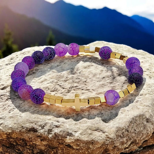 Fialový ružencový náramok s ľadovým achátom a nerezovým krížikom - Gracefolk