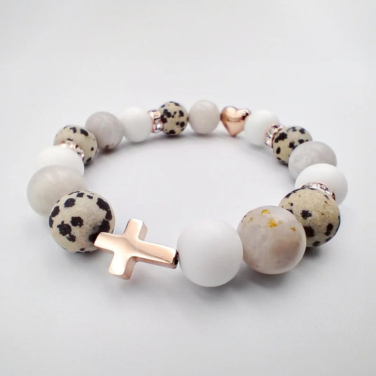 Ružovobiely srdiečkový kresťanský náramok s dalmatínskym jaspisom - Gracefolk